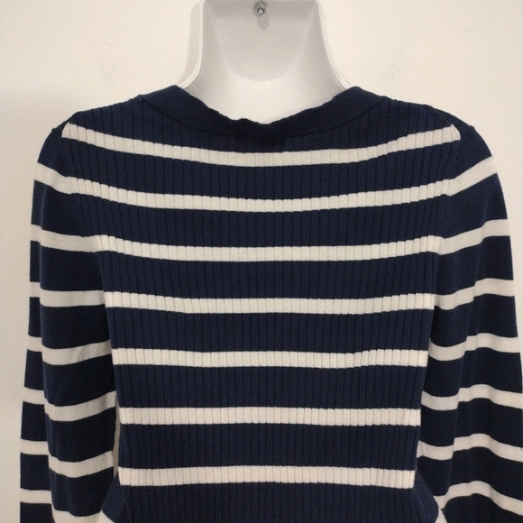 Gap - Striped Sweater - Picture 7 of 11
